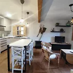 La Casa De Abuelos